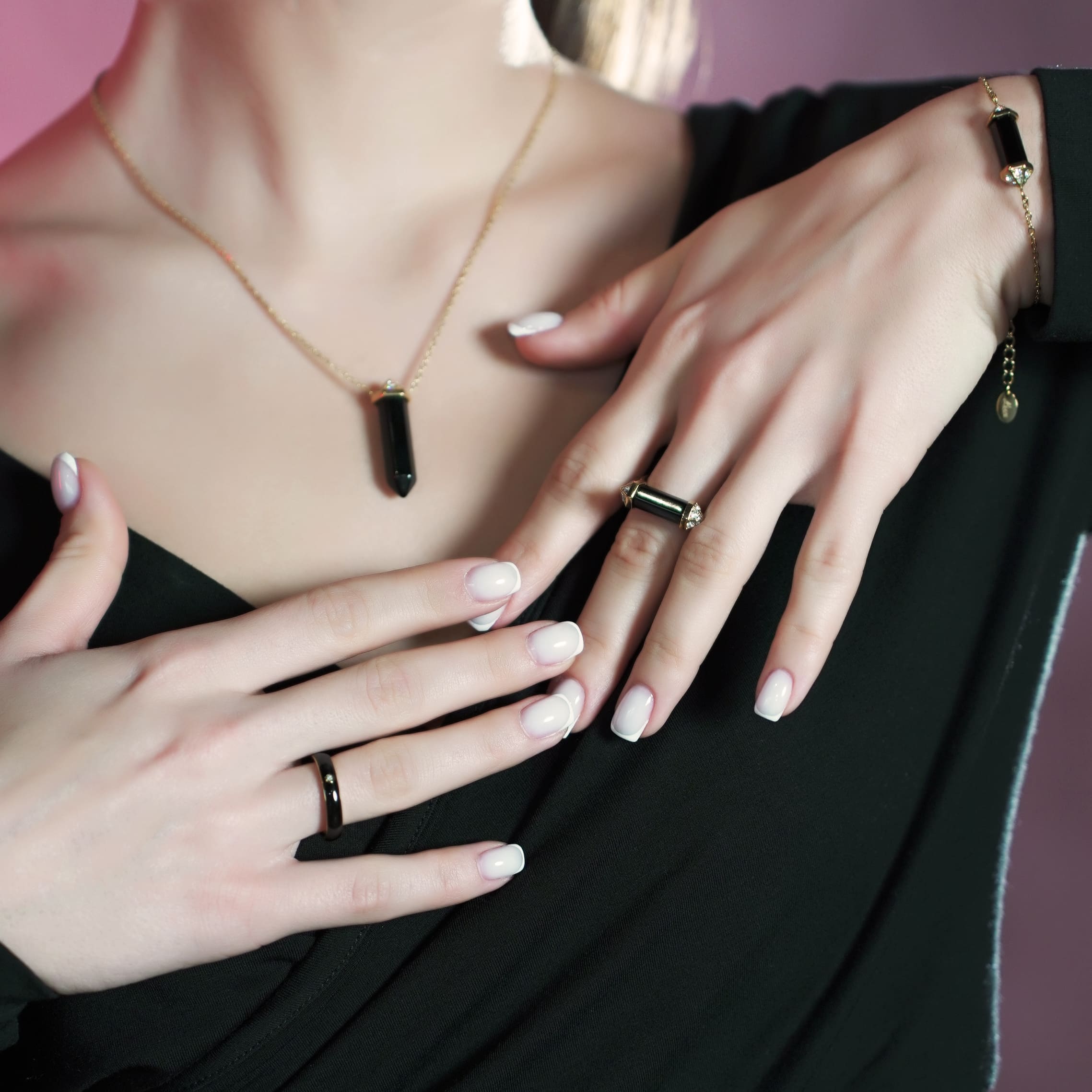 Кольцо "Black Enamel" с горным хрусталем и эмалью