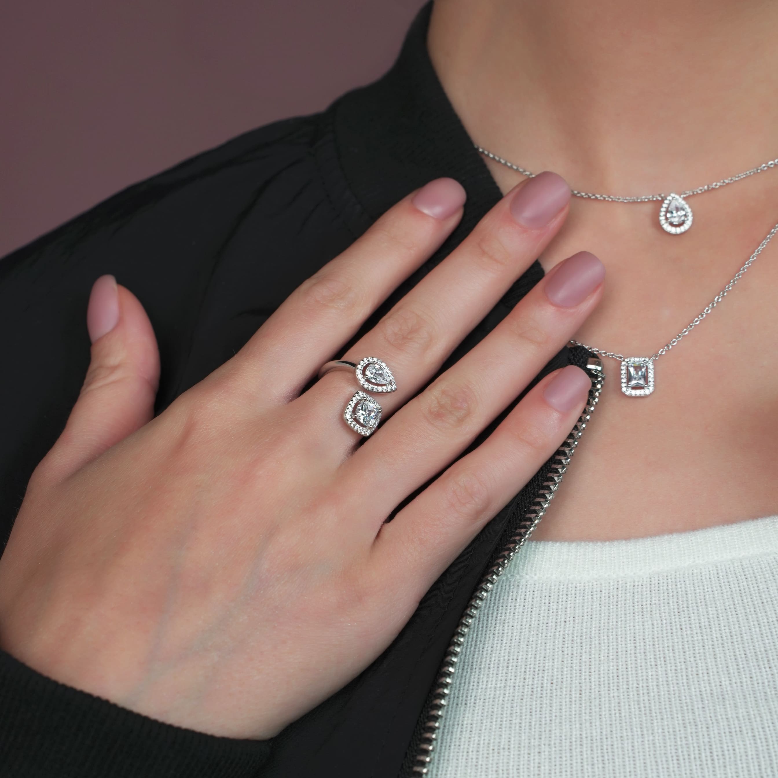 Серебряное кольцо с фианитами