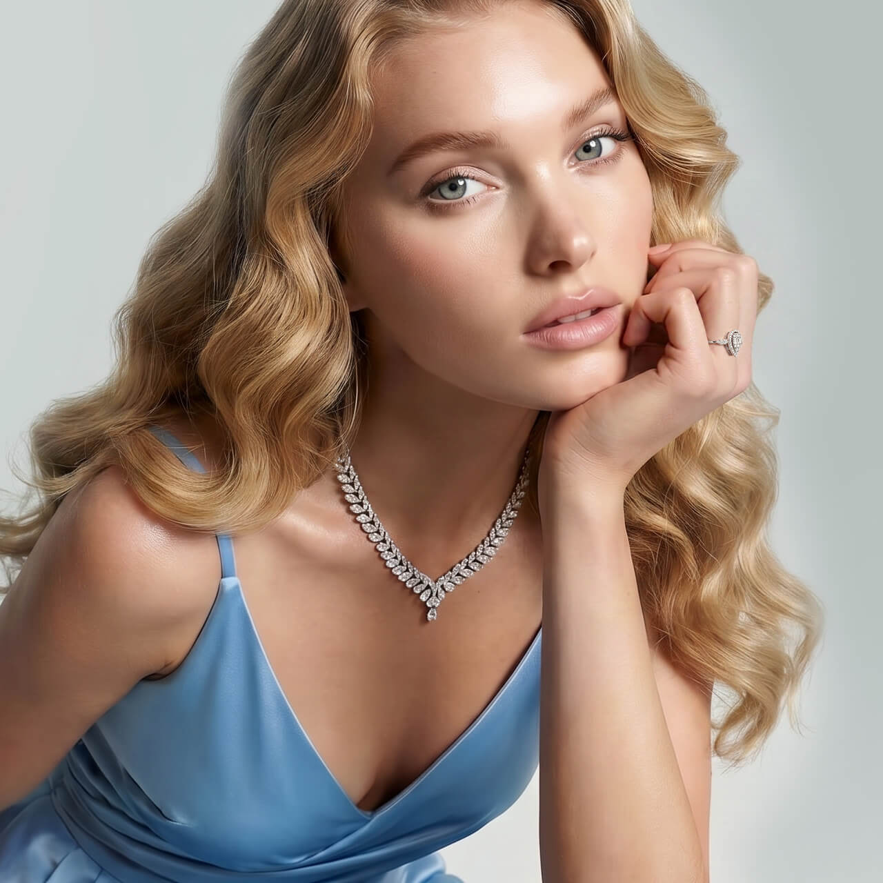 Серебряное кольцо с фианитами