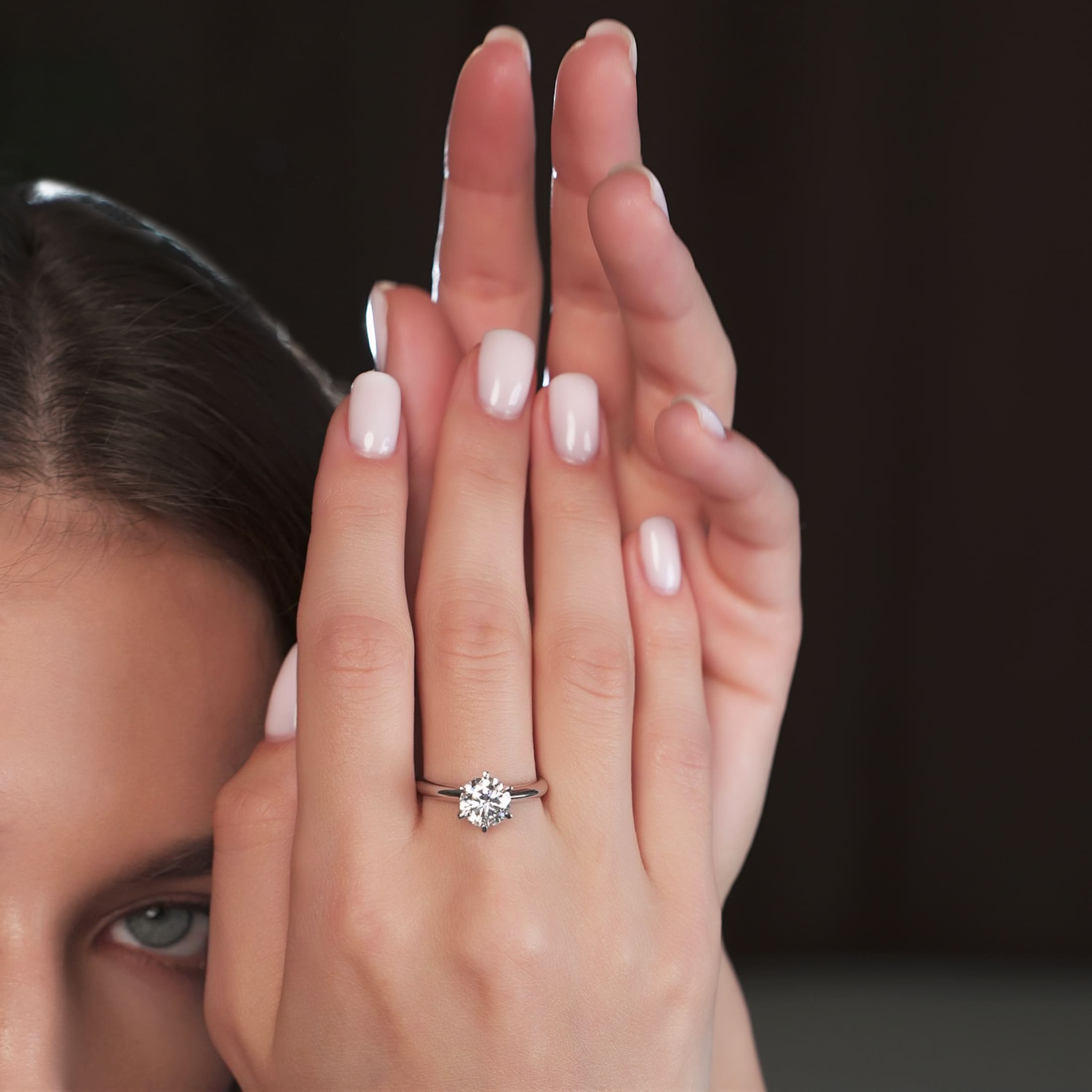 Золотое кольцо с диаллантом 1.0ct огранки "Круг"