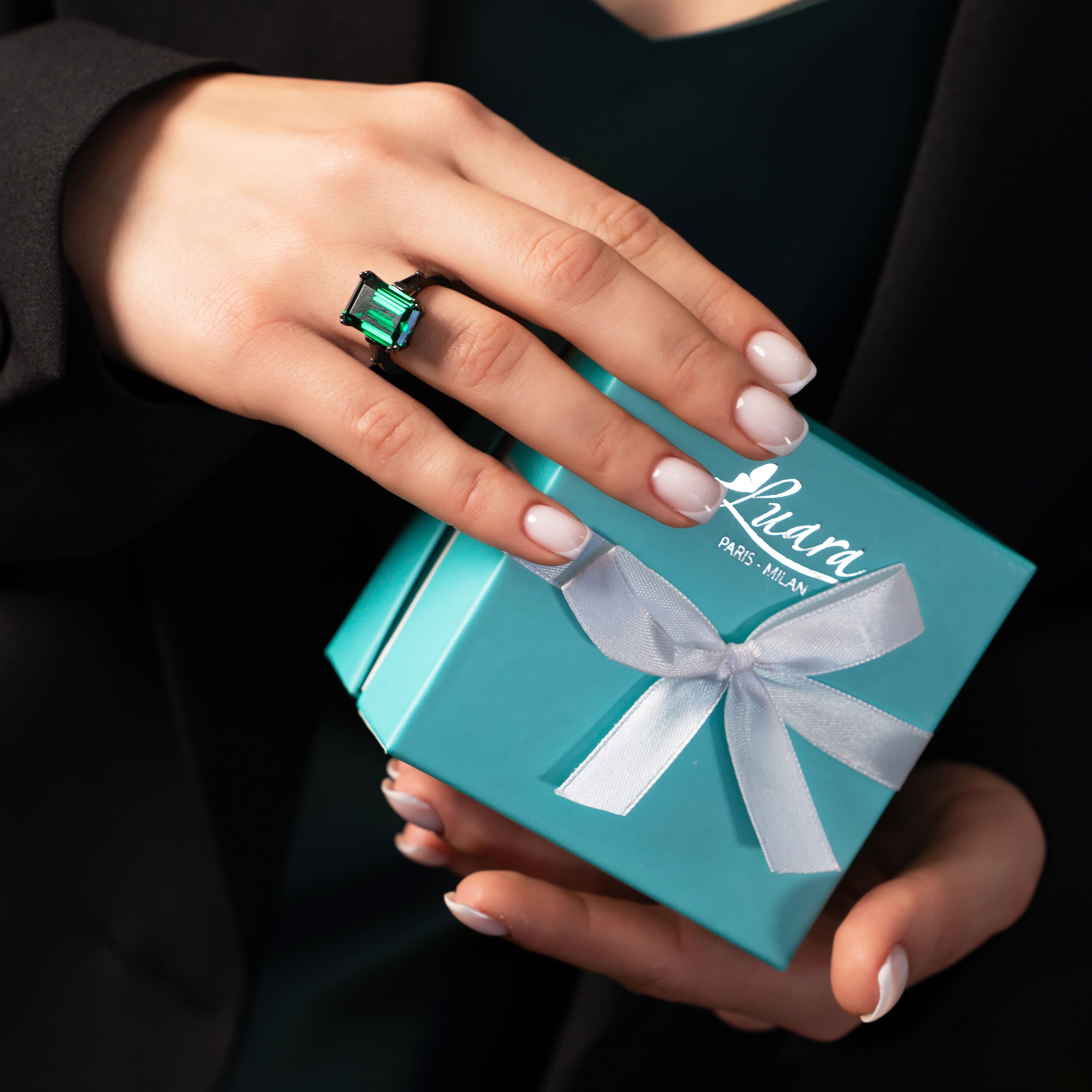 Серебряное кольцо с фианитом огранки "Emerald"