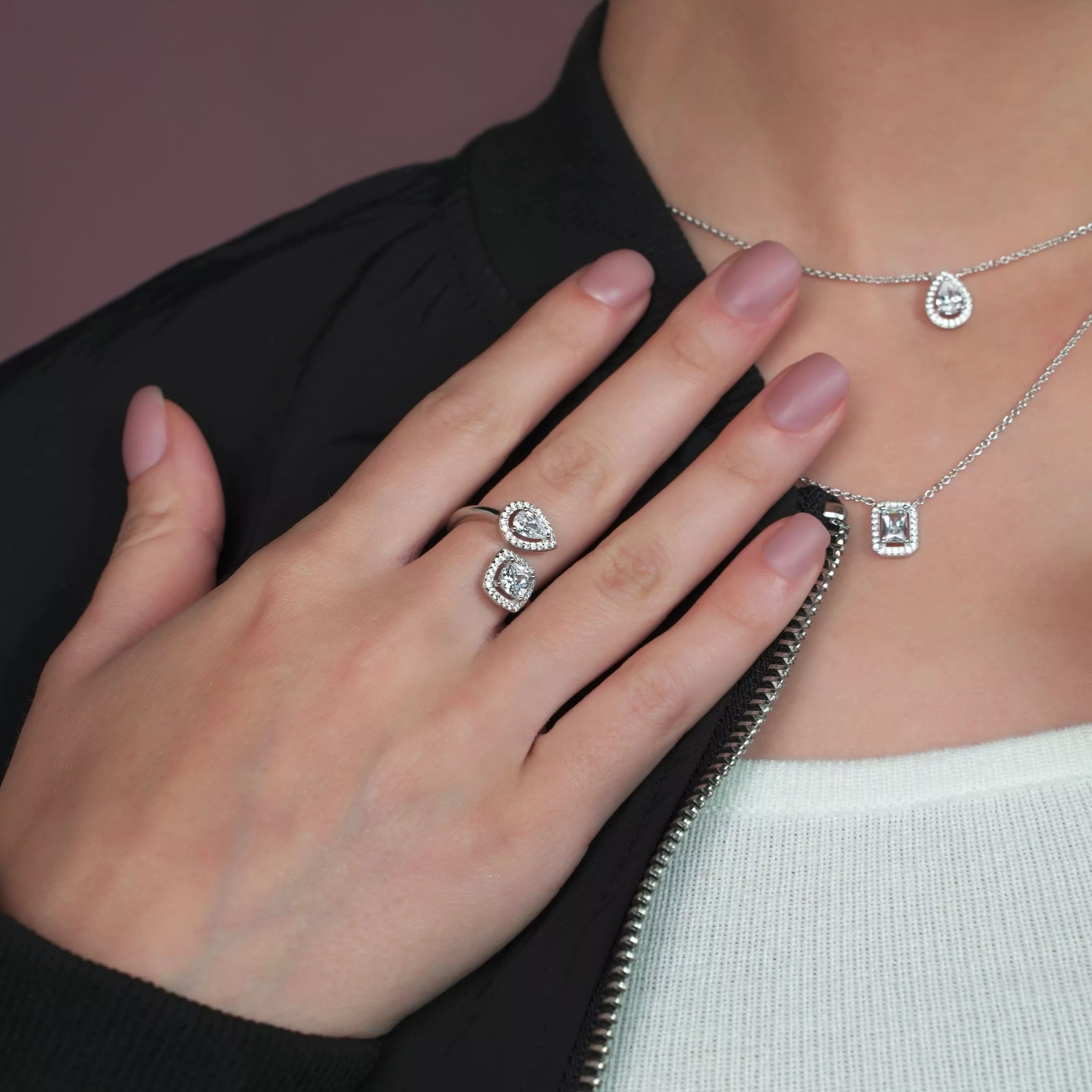 Серебряное кольцо с фианитами