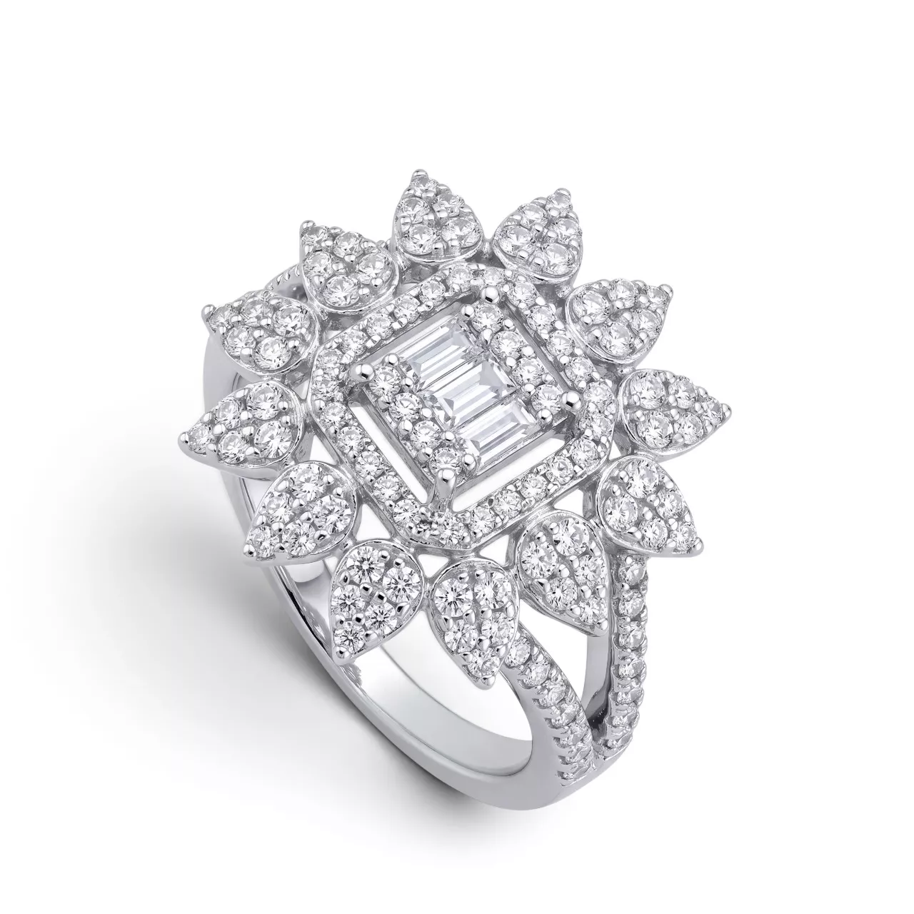 Серебряное кольцо с фианитами