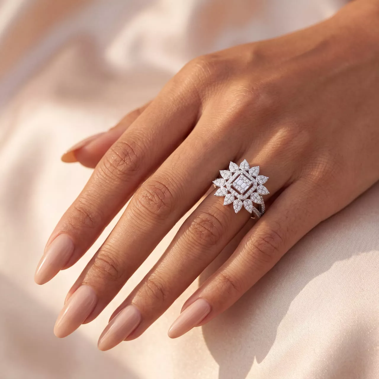 Серебряное кольцо с фианитами