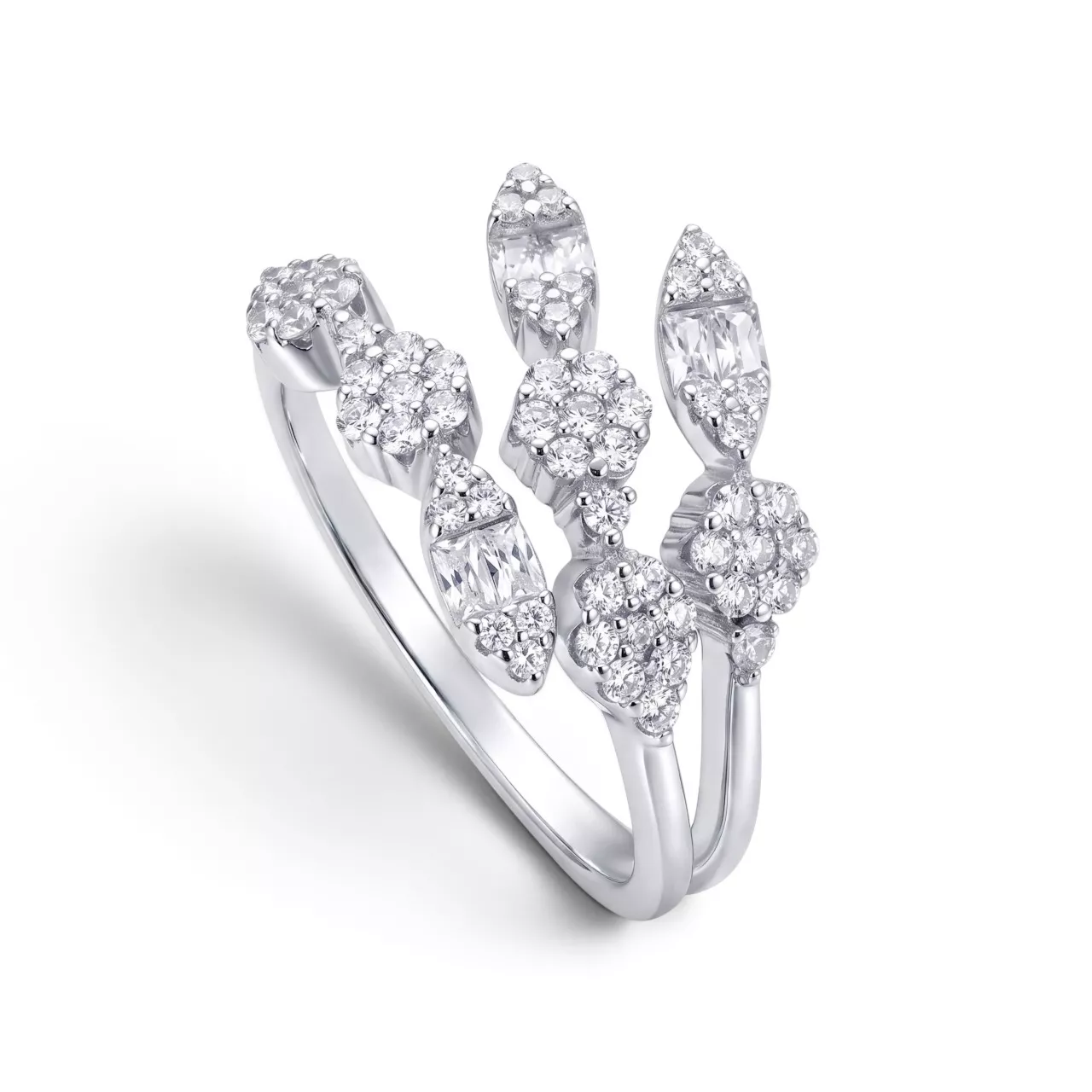 Серебряное кольцо с фианитами
