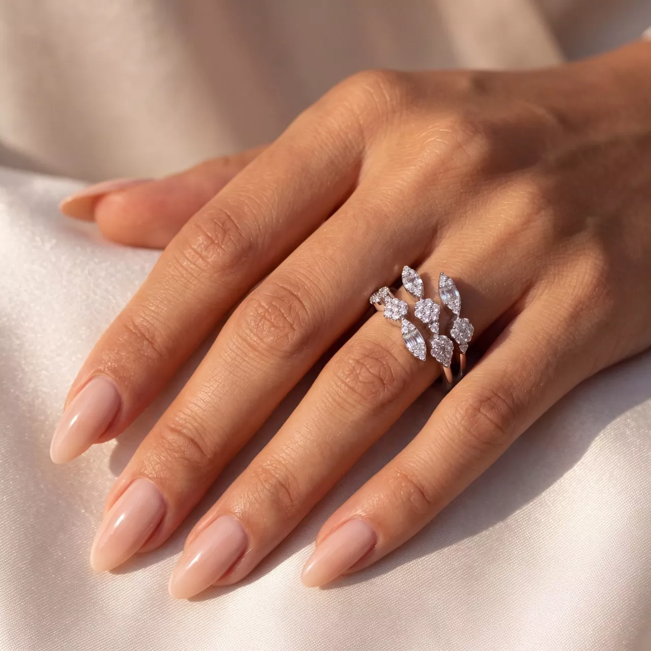 Серебряное кольцо с фианитами