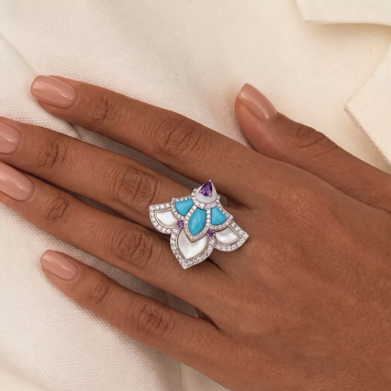 Серебряное кольцо с перламутром, бирюзой (р) и фианитами