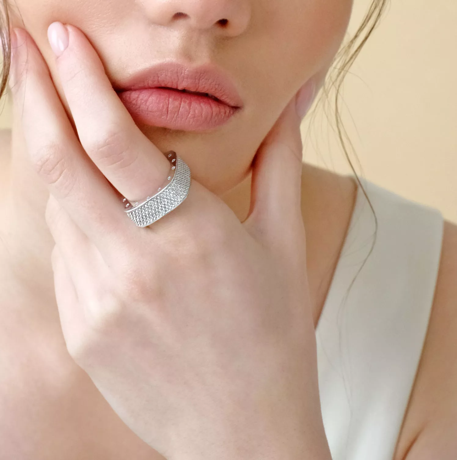 Серебряное кольцо с фианитами