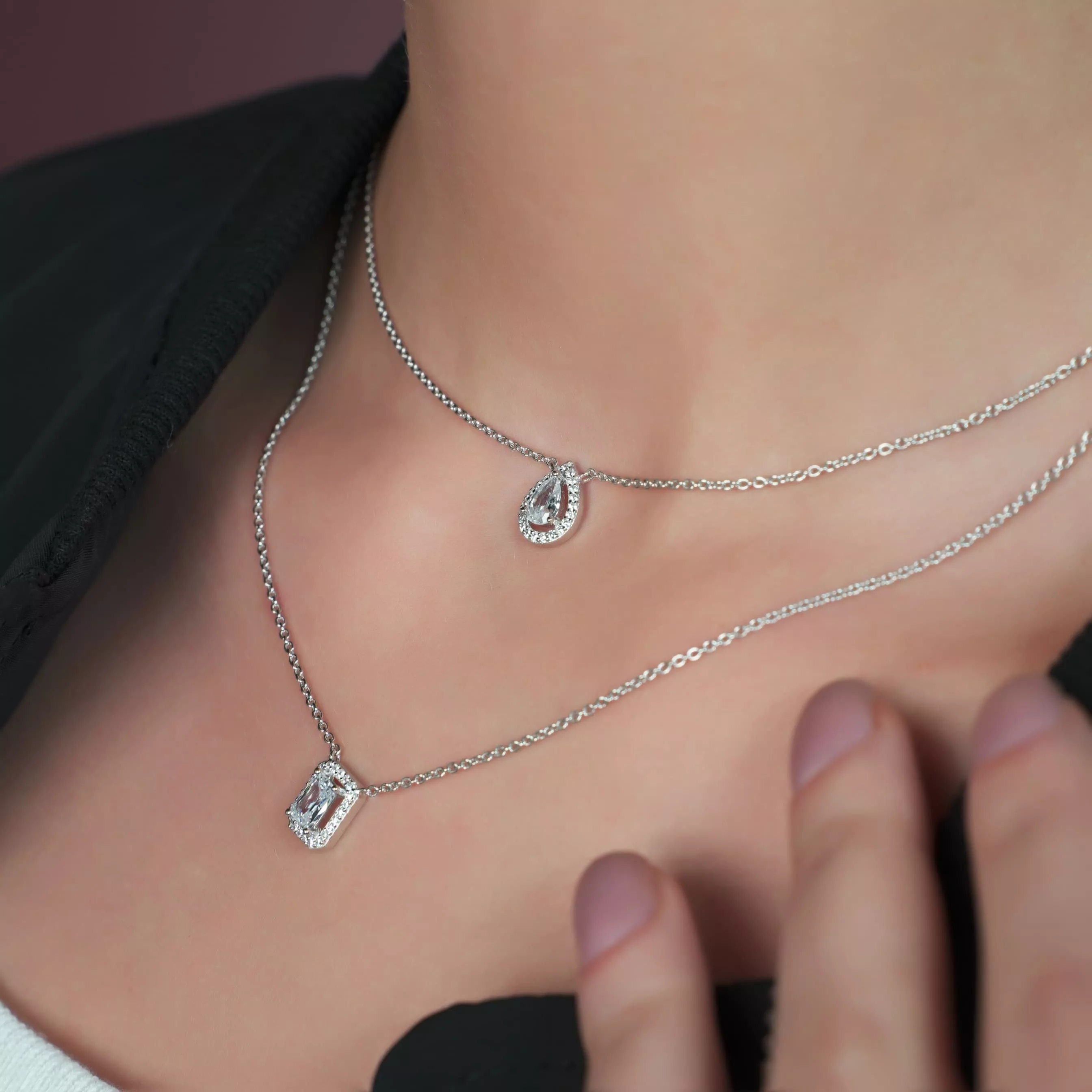 Серебряное колье с фианитами