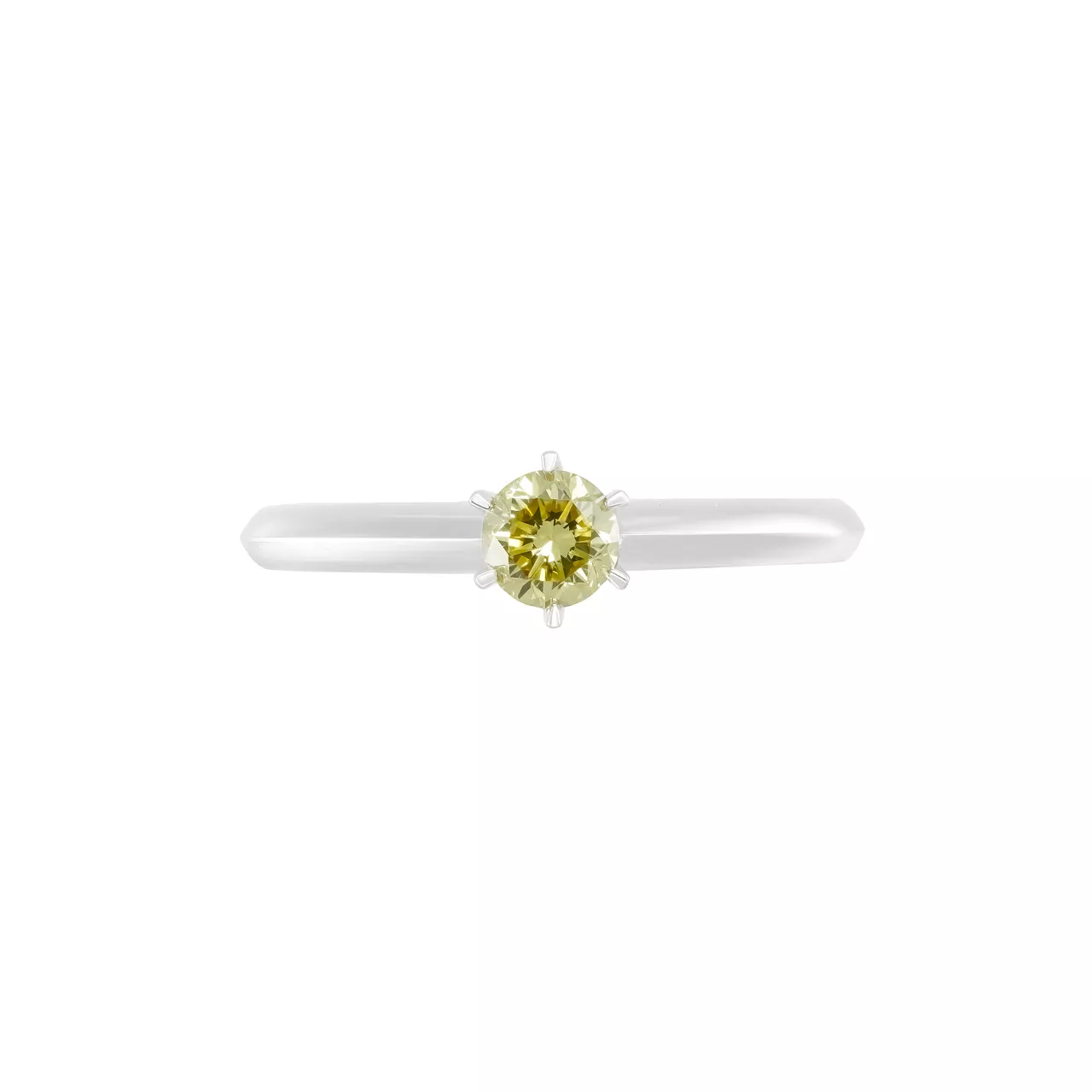 Классическое золотое кольцо с фантазийным бриллиантом 0.33ct