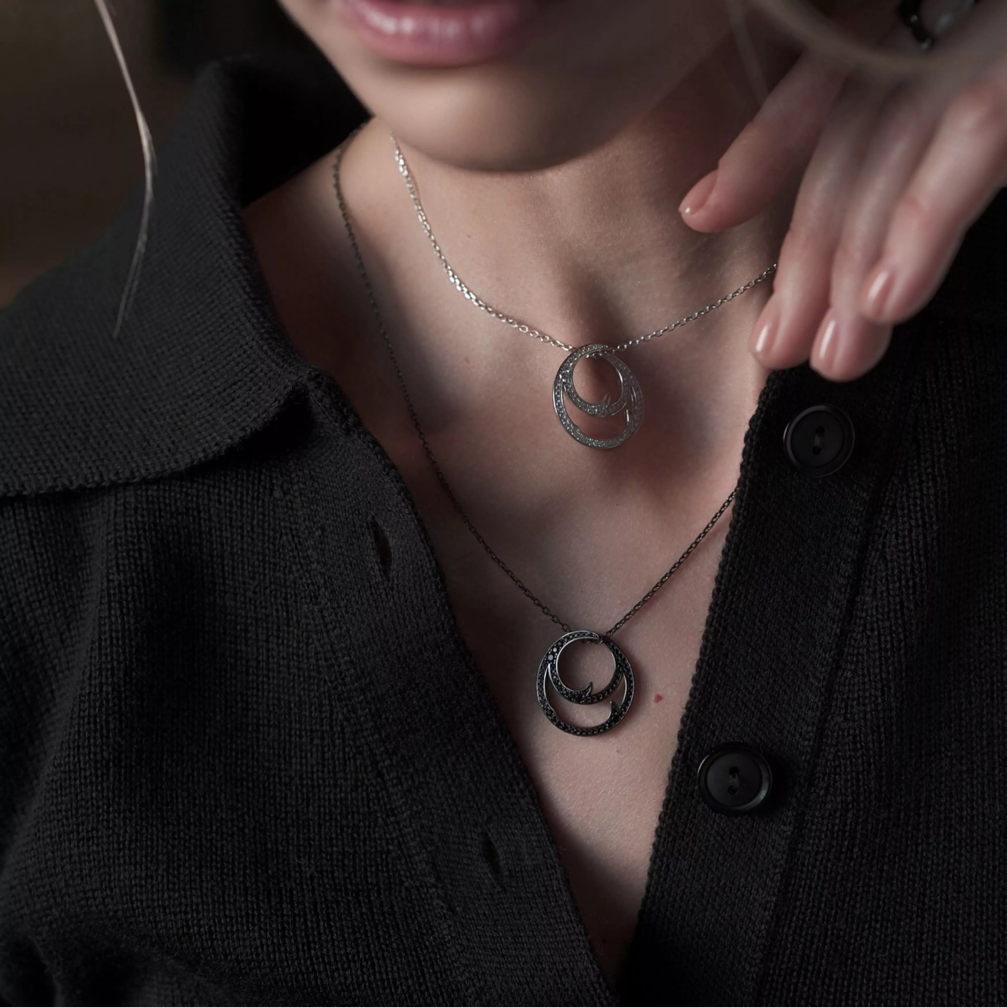 Серебряное колье с фианитами
